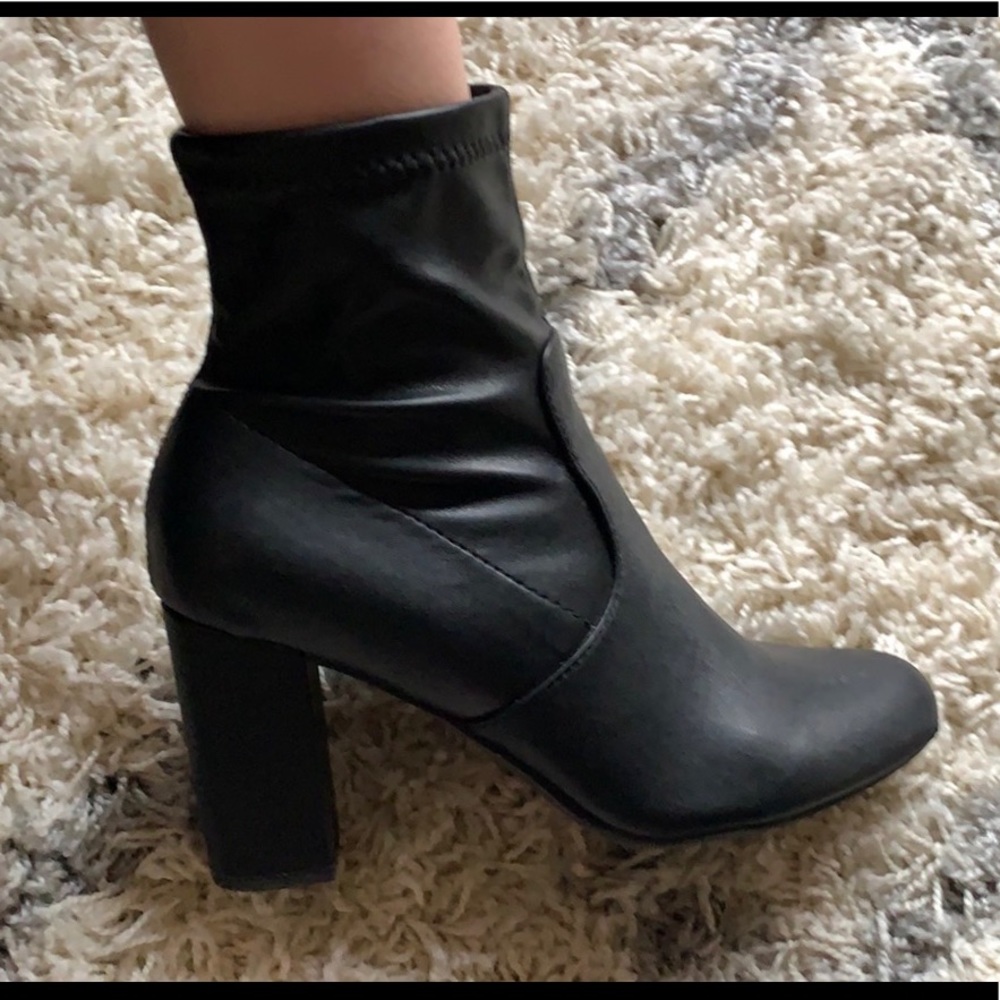 Brand new over the ankle Steve Madden booties